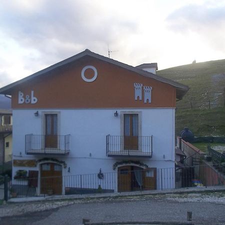 Le Antiche Torri Bed & Breakfast Pescasseroli Eksteriør bilde